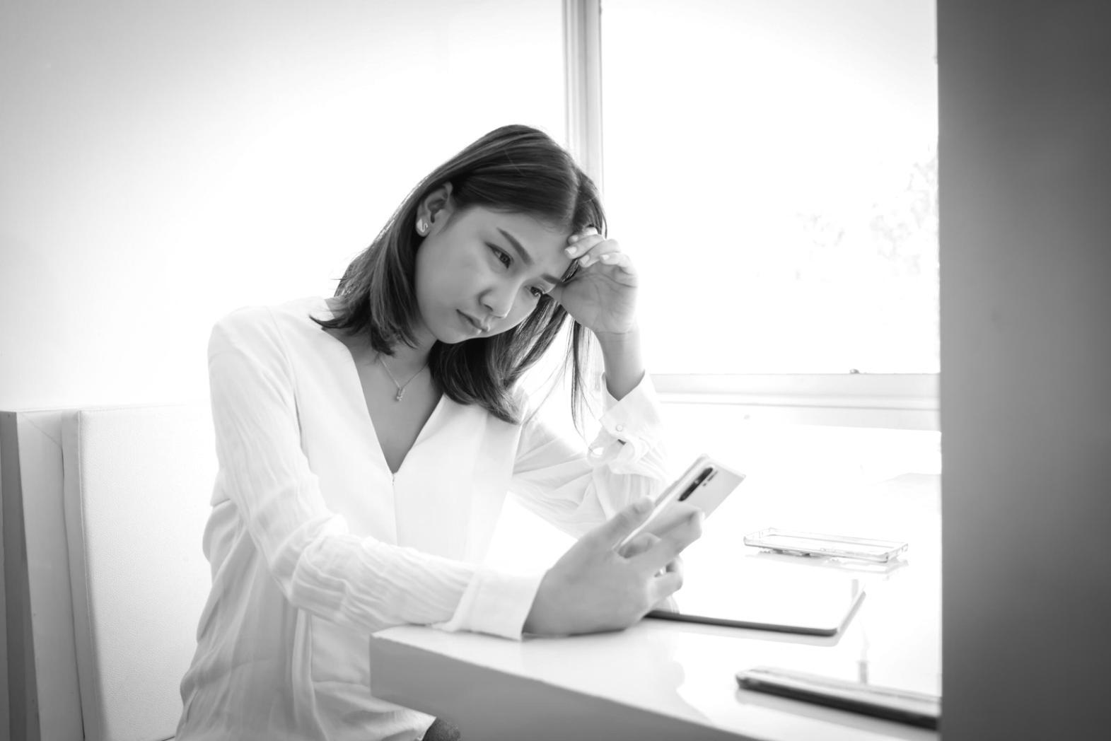 Professional training environment with modern workspace setup